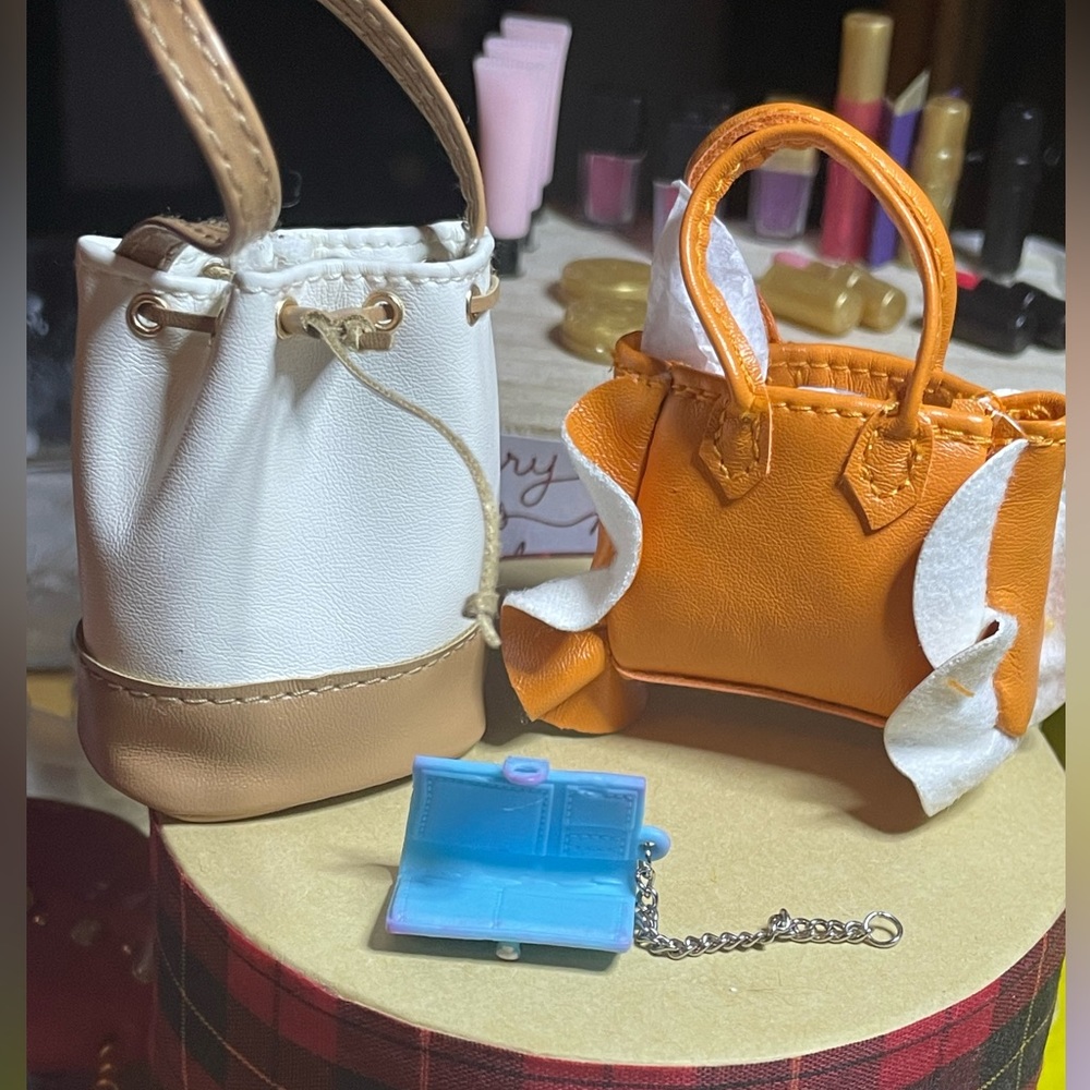 Zuru Mini Fashion 2 handbags and blue wallet with chain